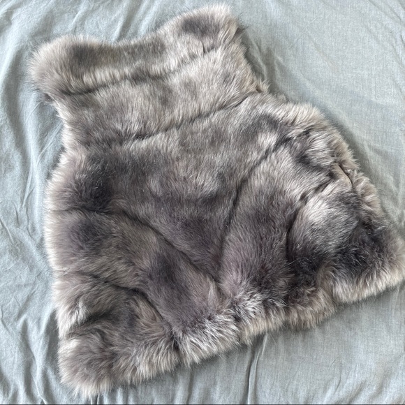 Faux fur grey long vest - Picture 4 of 6